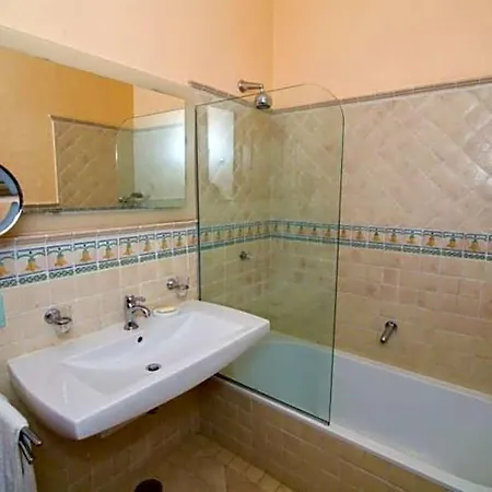 Sleeps 10 Pool Air Con Wifi *