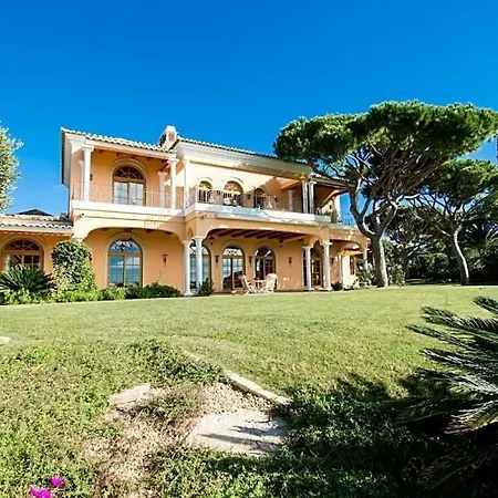 Sleeps 10 Pool Air Con Wifi فيلة