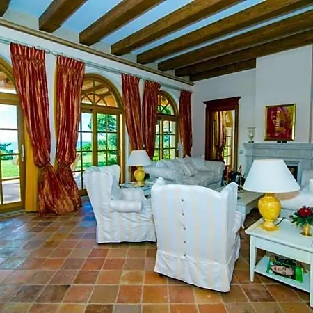 Sleeps 10 Pool Air Con Wifi *